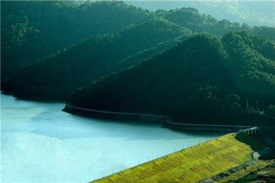 Hồ thủy điện Đa Nhim