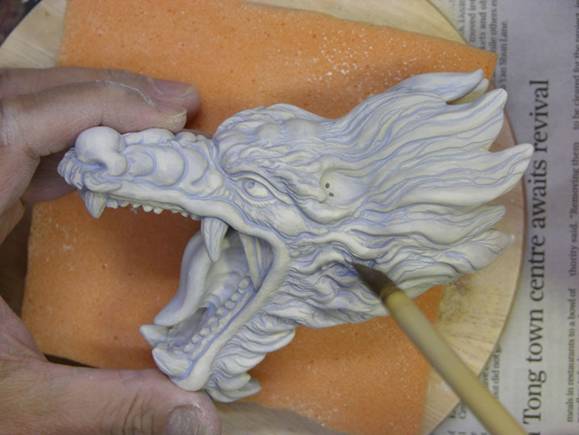 dragon strangling ceramic vase by johnson tsang (13)