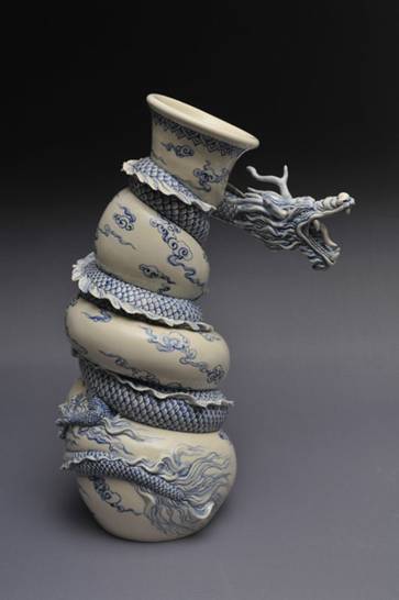 dragon strangling ceramic vase by johnson tsang (23)