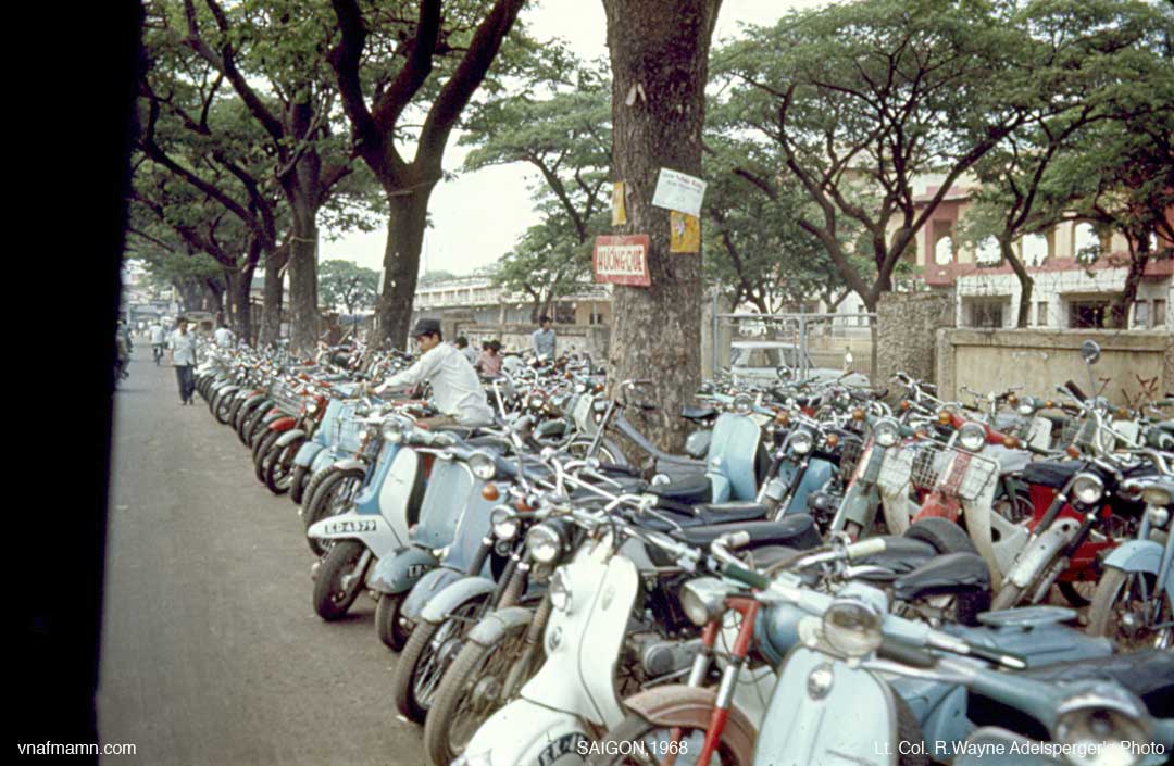 http://www.vnafmamn.com/saigon_photo/Saigon_Old47.jpg