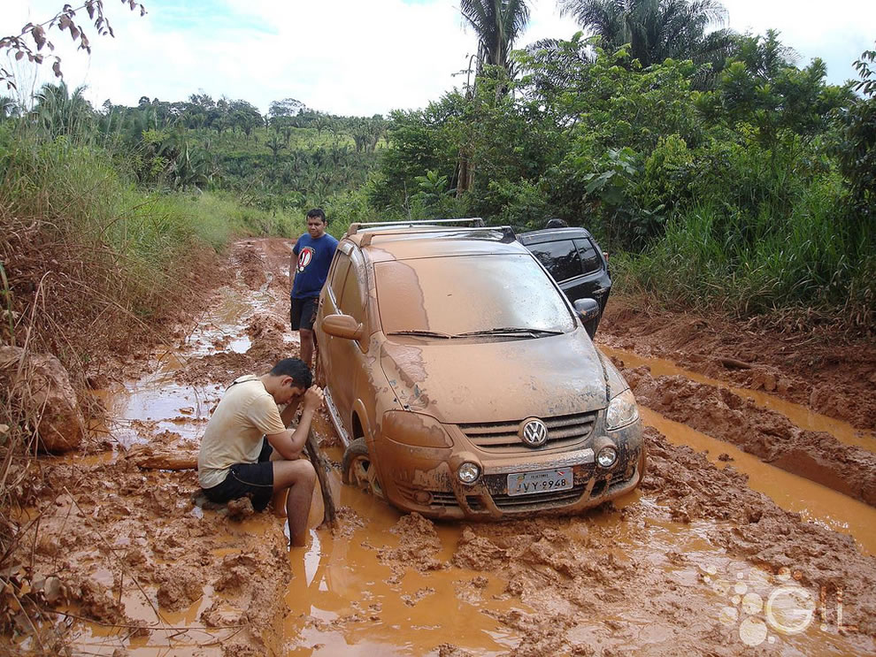 Adventure trying to travel muddy Amazonia roads