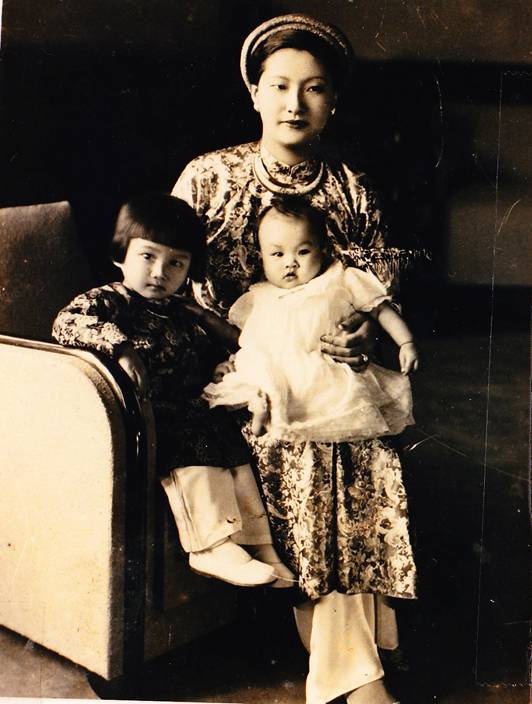 http://www.songvang.net/Hue_Images_1/BaoDai_family_2.jpg