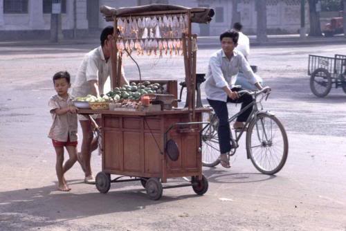 http://i1099.photobucket.com/albums/g394/kim1926/saigon-1965-7.jpg